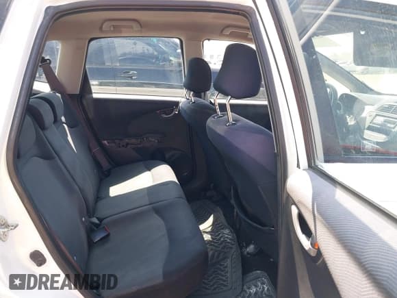 ✅ 2009 Honda Fit Sport • VIN: JHMGE884X9S031777 • Lot: 42482823. Listed on IAAI with 317,667 mi. Free auction sales archive from the USA and detailed vehicle history report at DreamBid. Image 8.