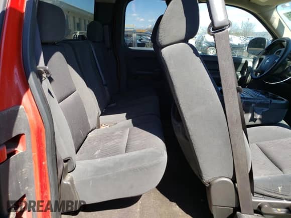 2009 Chevrolet Silverado 1500 LT z VIN 2GCEC29C991100623, wystawiony jako Copart lot #50390165 z przebiegiem 383 918 mil mil oraz Czysty tytuł • Clean title. Historia ofert i sprzedaży dostępna na DreamBid. Obrazek 11.