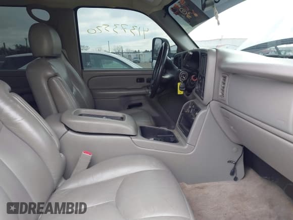 ✅ 2005 Chevrolet Silverado 2500HD LT • VIN: 1GCHK23245F867248 • Lot: 41373520. Wystawiony na IAAI z przebiegiem 149 707 mil. Bezpłatny archiwum sprzedaży aukcyjnych z USA i szczegółowy raport historii pojazdu na DreamBid. Zdjęcie 5.