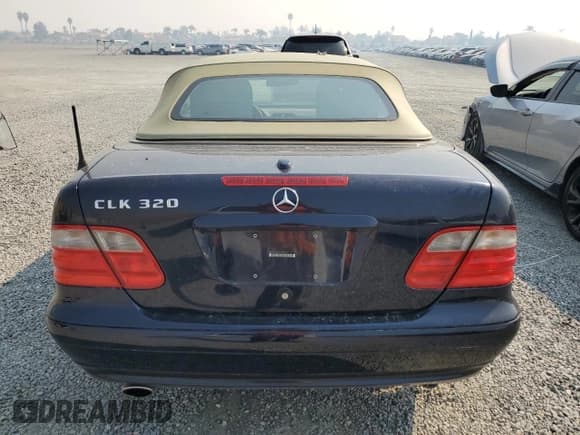 ✅ 2003 Mercedes-Benz CLK 320 • VIN: WDBLK65G33T139654 • Лот: 73169214. Опубликован ранее на Copart с пробегом 60 448 миль. Бесплатный доступ к архиву аукционных продаж из США и подробный отчёт об истории автомобиля на DreamBid. Изображение 6.