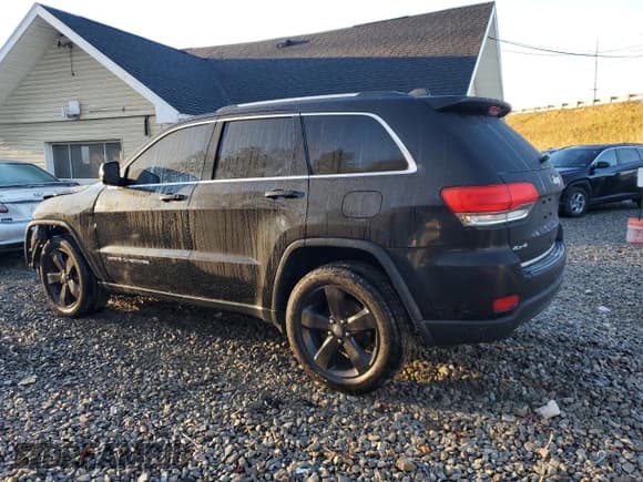 ✅ 2016 Jeep Grand Cherokee Laredo • VIN: 1C4RJFAG4GC420761 • Лот: 90709075. Опубликован ранее на Copart с пробегом 159 210 миль. Бесплатный доступ к архиву аукционных продаж из США и подробный отчёт об истории автомобиля на DreamBid. Изображение 2.