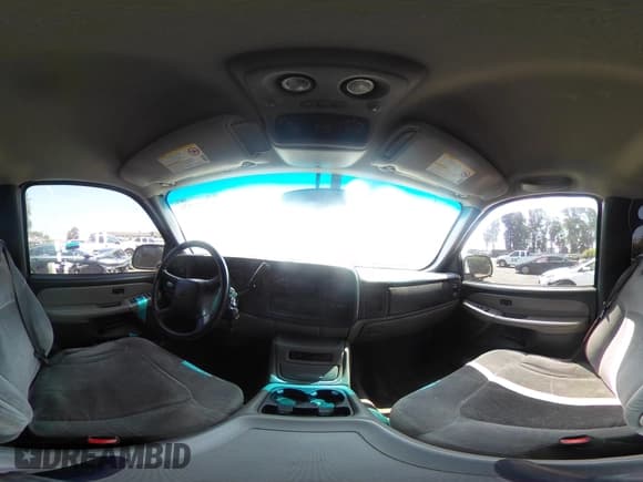 ✅ 2001 Chevrolet Suburban LS • VIN: 3GNEC16T41G229760 • Лот: 42976926. Опубликован ранее на IAAI с пробегом 255 993 миль. Бесплатный доступ к архиву аукционных продаж из США и подробный отчёт об истории автомобиля на DreamBid. Изображение 18.