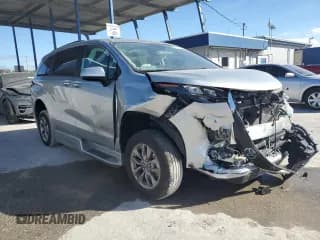 ✅ 2025 Toyota Sienna XLE • VIN: 5TDJRKEC1SS225830 • Lot: 92634295. Listed on Copart with 3,083 mi. Free auction sales archive from the USA and detailed vehicle history report at DreamBid. Image 4.