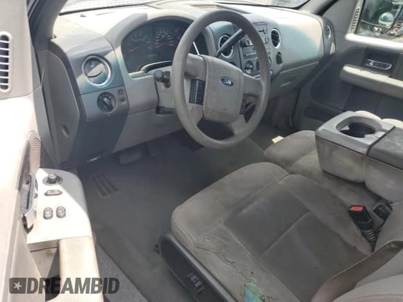 ✅ 2005 Ford F-150 XL • VIN: 1FTVF12585NA40842 • Лот: 61728465. Опубликован ранее на Copart с пробегом 288 002 миль. Бесплатный доступ к архиву аукционных продаж из США и подробный отчёт об истории автомобиля на DreamBid. Изображение 8.