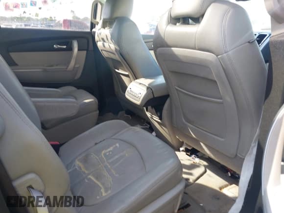 ✅ 2010 GMC Acadia SLT1 • VIN: 1GKLRMED9AJ256031 • Lot: 42333448. Listed on IAAI with 173,438 mi. Free auction sales archive from the USA and detailed vehicle history report at DreamBid. Image 8.