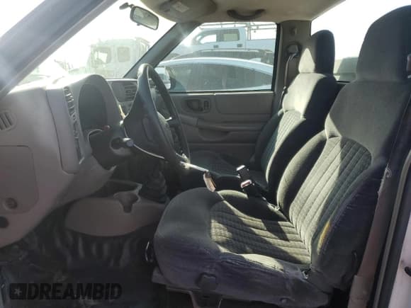 ✅ 1999 Chevrolet S-10 LS • VIN: 1GCCS14X5XK214713 • Lot: 46739065. Listed on Copart with 219,707 mi. Free auction sales archive from the USA and detailed vehicle history report at DreamBid. Image 7.