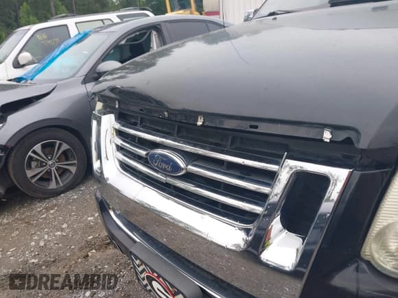 ✅ 2009 Ford Explorer Sport Trac Limited • VIN: 1FMEU33E29UA11862 • Lot: 42360950. Wystawiony na IAAI z przebiegiem 204 530 mil. Bezpłatny archiwum sprzedaży aukcyjnych z USA i szczegółowy raport historii pojazdu na DreamBid. Zdjęcie 6.