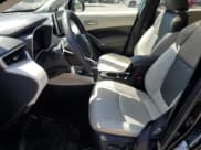 ✅ 2023 Toyota Corolla Cross XLE • VIN: 7MUDAABG2PV077982 • Лот: 64288375. Опубликован ранее на Copart с пробегом 29 550 миль. Бесплатный доступ к архиву аукционных продаж из США и подробный отчёт об истории автомобиля на DreamBid. Изображение 7.