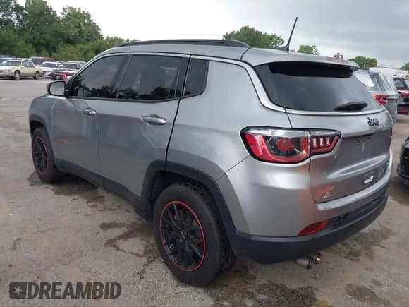 ✅ 2019 Jeep Compass Latitude • VIN: 3C4NJCBB2KT755918 • Лот: 42786877. Опубликован ранее на IAAI с пробегом 64 200 миль. Бесплатный доступ к архиву аукционных продаж из США и подробный отчёт об истории автомобиля на DreamBid. Изображение 3.