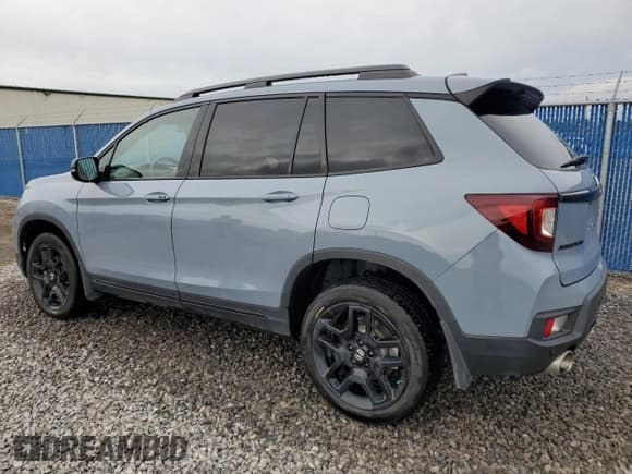 ✅ 2024 Honda Passport Black Edition • VIN: 5FNYF8H85RB500423 • Lot: 67436455. Listed on Copart with 32,844 mi. Free auction sales archive from the USA and detailed vehicle history report at DreamBid. Image 2.