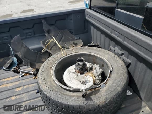 ✅ 2022 Chevrolet Silverado 1500 RST • VIN: 3GCUYEED8NG158964 • Lot: 69931695. Listed on Copart with 44,163 mi. Free auction sales archive from the USA and detailed vehicle history report at DreamBid. Image 12.