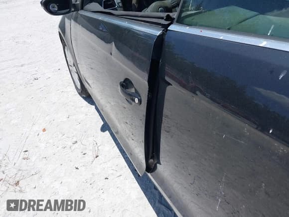 ✅ 2010 Volkswagen Eos • VIN: WVWAA7AH1AV011561 • Лот: 42676740. Опубликован ранее на IAAI с пробегом 118 958 миль. Бесплатный доступ к архиву аукционных продаж из США и подробный отчёт об истории автомобиля на DreamBid. Изображение 13.