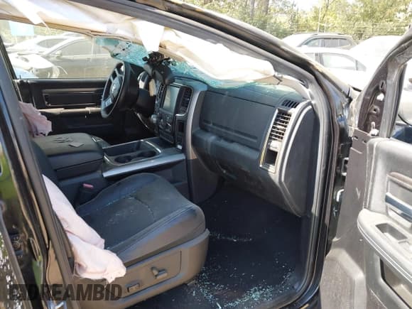 ✅ 2016 Ram 1500 Sport • VIN: 1C6RR7HT9GS252355 • Lot: 40565977. Listed on IAAI with 116,252 mi. Free auction sales archive from the USA and detailed vehicle history report at DreamBid. Image 5.