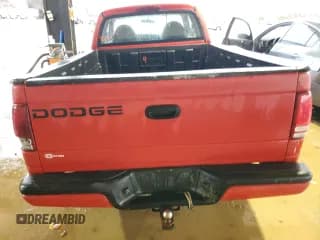 ✅ 1999 Dodge Dakota SLT • VIN: 1B7GL22X4XS210675 • Lot: 85746454. Wystawiony na Copart z przebiegiem 203 884 mil. Bezpłatny archiwum sprzedaży aukcyjnych z USA i szczegółowy raport historii pojazdu na DreamBid. Zdjęcie 6.