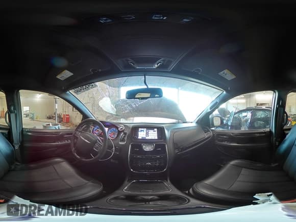 ✅ 2015 Chrysler Town & Country S • VIN: 2C4RC1HG6FR753990 • Lot: 84956404. Listed on Copart with 183,637 mi. Free auction sales archive from the USA and detailed vehicle history report at DreamBid. Image 16.