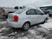 2008 Hyundai Accent GLS z VIN KMHCN46C68U182357, wystawiony jako Copart lot #40635904 z przebiegiem 54 920 mil mil oraz Czysty tytuł • Clean title. Historia ofert i sprzedaży dostępna na DreamBid. Obrazek 3.