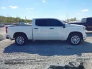 ✅ 2020 Chevrolet Silverado 1500 Custom • VIN: 1GCPYBEH4LZ110096 • Lot: 43433553. Wystawiony na IAAI z przebiegiem 129 363 mil. Bezpłatny archiwum sprzedaży aukcyjnych z USA i szczegółowy raport historii pojazdu na DreamBid. Zdjęcie 13.