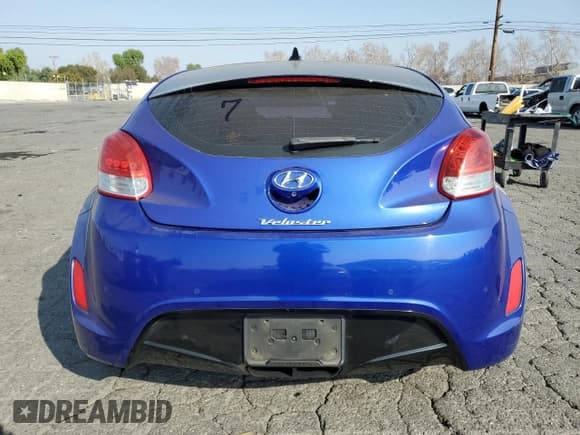 ✅ 2012 Hyundai Veloster w/Black Int • VIN: KMHTC6AD5CU043931 • Lot: 43806195. Wystawiony na Copart z przebiegiem 160 460 mil. Bezpłatny archiwum sprzedaży aukcyjnych z USA i szczegółowy raport historii pojazdu na DreamBid. Zdjęcie 6.