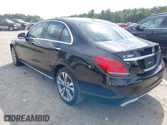 ✅ 2021 Mercedes-Benz C 300 • VIN: W1KWF8EB4MR641418 • Lot: 42657948. Wystawiony na IAAI z przebiegiem 29 644 mil. Bezpłatny archiwum sprzedaży aukcyjnych z USA i szczegółowy raport historii pojazdu na DreamBid. Zdjęcie 3.