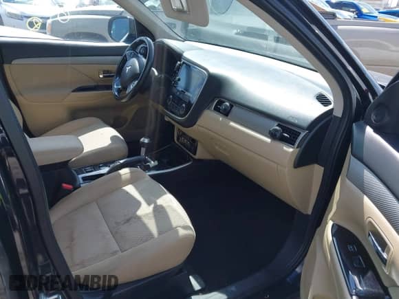 2018 Mitsubishi Outlander SE with VIN JA4AD3A34JJ001290, listed as a IAAI auction lot 41864152 with 94,200 mi miles and . Bid and sale history available at DreamBid. Image 5.