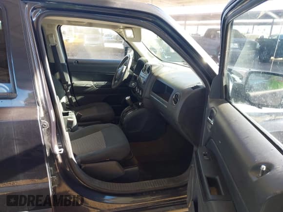 ✅ 2014 Jeep Patriot Sport • VIN: 1C4NJPBB9ED887575 • Lot: 43497323. Listed on IAAI with Not provided. Free auction sales archive from the USA and detailed vehicle history report at DreamBid. Image 5.