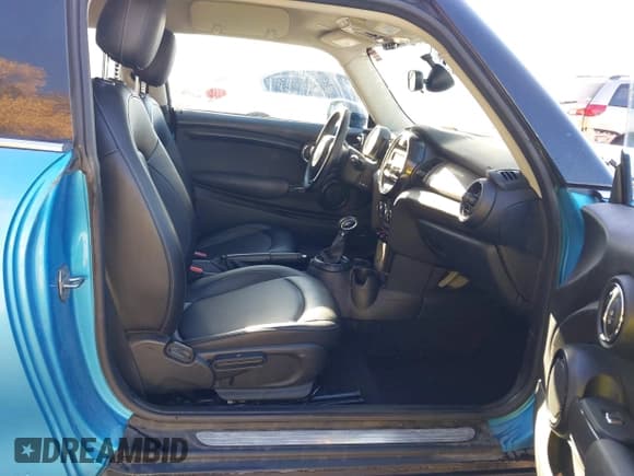 ✅ 2015 MINI Hardtop • VIN: WMWXM5C59FT942625 • Lot: 43552027. Listed on IAAI with 140,338 mi. Free auction sales archive from the USA and detailed vehicle history report at DreamBid. Image 5.