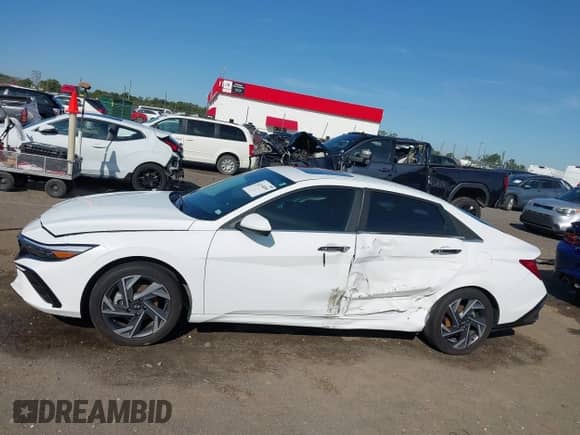 2024 Hyundai Elantra SEL with VIN KMHLS4DG9RU646905, listed as a IAAI auction lot 43158090 with 29,114 mi miles and . Bid and sale history available at DreamBid. Image 15.