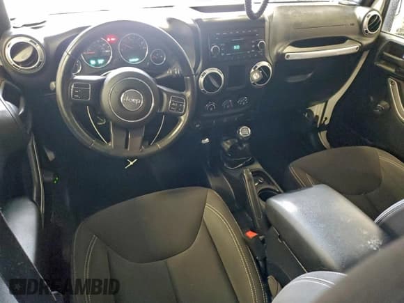 ✅ 2016 Jeep Wrangler Rubicon • VIN: 1C4BJWCGXGL178041 • Lot: 93814535. Wystawiony na Copart z przebiegiem 63 269 mil. Bezpłatny archiwum sprzedaży aukcyjnych z USA i szczegółowy raport historii pojazdu na DreamBid. Zdjęcie 8.