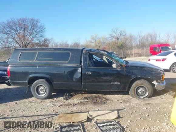 ✅ 1996 GMC Sierra 1500 • VIN: 1GTEC14W9TZ511529 • Лот: 43707306. Опубликован ранее на IAAI с пробегом 242 216 миль. Бесплатный доступ к архиву аукционных продаж из США и подробный отчёт об истории автомобиля на DreamBid. Изображение 12.