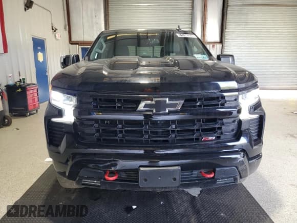 ✅ 2022 Chevrolet Silverado 1500 LT Trail Boss • VIN: 3GCUDFED8NG680074 • Lot: 71748355. Wystawiony na Copart z przebiegiem 35 803 mil. Bezpłatny archiwum sprzedaży aukcyjnych z USA i szczegółowy raport historii pojazdu na DreamBid. Zdjęcie 5.
