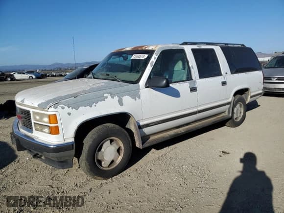 ✅ 1998 GMC Suburban • VIN: 1GKFK16R1WJ700312 • Lot: 73160574. Wystawiony na Copart z przebiegiem 150 174 mil. Bezpłatny archiwum sprzedaży aukcyjnych z USA i szczegółowy raport historii pojazdu na DreamBid. Zdjęcie 1.