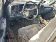 ✅ 2002 Chevrolet Silverado 2500HD LS • VIN: 1GCHK29U32Z235943 • Lot: 93919615. Wystawiony na Copart z przebiegiem 158 815 mil. Bezpłatny archiwum sprzedaży aukcyjnych z USA i szczegółowy raport historii pojazdu na DreamBid. Zdjęcie 8.