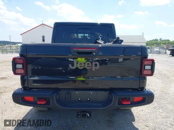✅ 2022 Jeep Gladiator Rubicon • VIN: 1C6JJTBM8NL169120 • Lot: 42573845. Listed on IAAI with 47,678 mi. Free auction sales archive from the USA and detailed vehicle history report at DreamBid. Image 16.