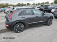 ✅ 2024 Kia Niro Wind • VIN: KNDCR3L16R5114500 • Lot: 89858725. Wystawiony na Copart z przebiegiem 27 774 mil. Bezpłatny archiwum sprzedaży aukcyjnych z USA i szczegółowy raport historii pojazdu na DreamBid. Zdjęcie 3.