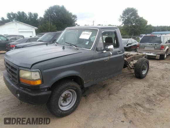 ✅ 1993 Ford F-250 • VIN: 2FTHF25Y4PCA55551 • Lot: 42875961. Listed on IAAI with Not provided. Free auction sales archive from the USA and detailed vehicle history report at DreamBid. Image 2.