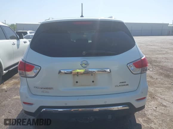 ✅ 2015 Nissan Pathfinder Platinum • VIN: 5N1AR2MM4FC628293 • Lot: 42010960. Listed on IAAI with 277,016 mi. Free auction sales archive from the USA and detailed vehicle history report at DreamBid. Image 16.