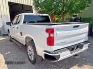 ✅ 2020 Chevrolet Silverado 1500 Custom • VIN: 1GCRWBEK0LZ203904 • Lot: 80130305. Wystawiony na Copart z przebiegiem 79 038 mil. Bezpłatny archiwum sprzedaży aukcyjnych z USA i szczegółowy raport historii pojazdu na DreamBid. Zdjęcie 3.