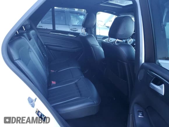 ✅ 2018 Mercedes-Benz GLE 350 • VIN: 4JGDA5HB8JB174529 • Lot: 87224575. Wystawiony na Copart z przebiegiem 138 207 mil. Bezpłatny archiwum sprzedaży aukcyjnych z USA i szczegółowy raport historii pojazdu na DreamBid. Zdjęcie 10.