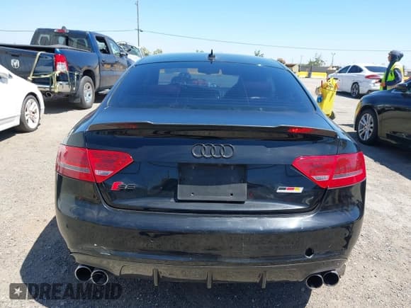 ✅ 2010 Audi S5 Prestige • VIN: WAUVVAFR1AA085233 • Лот: 42529705. Опубликован ранее на IAAI с пробегом 93 468 миль. Бесплатный доступ к архиву аукционных продаж из США и подробный отчёт об истории автомобиля на DreamBid. Изображение 17.