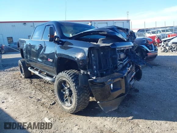 ✅ 2018 Chevrolet Silverado 2500HD LTZ • VIN: 1GC1KWEY1JF291090 • Lot: 43585181. Wystawiony na IAAI z przebiegiem 127 770 mil. Bezpłatny archiwum sprzedaży aukcyjnych z USA i szczegółowy raport historii pojazdu na DreamBid. Zdjęcie 1.