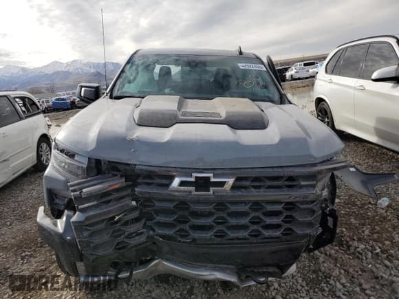 ✅ 2025 Chevrolet Silverado 1500 • VIN: 3GCUKHE86SG111563 • Лот: 42922455. Опубликован ранее на Copart с пробегом Не указан. Бесплатный доступ к архиву аукционных продаж из США и подробный отчёт об истории автомобиля на DreamBid. Изображение 5.