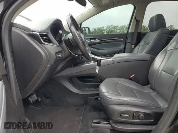 ✅ 2018 Buick Enclave Essence • VIN: 5GAEVAKW6JJ144521 • Lot: 84457215. Wystawiony na Copart z przebiegiem 132 258 mil. Bezpłatny archiwum sprzedaży aukcyjnych z USA i szczegółowy raport historii pojazdu na DreamBid. Zdjęcie 7.