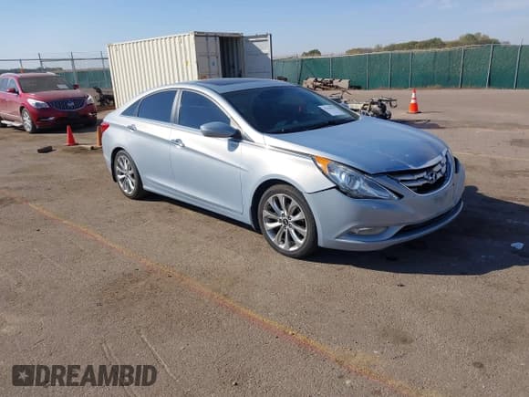 ✅ 2013 Hyundai Sonata SE • VIN: 5NPEC4AC5DH796881 • Лот: 43379039. Опубликован ранее на IAAI с пробегом 120 125 миль. Бесплатный доступ к архиву аукционных продаж из США и подробный отчёт об истории автомобиля на DreamBid. Изображение 1.