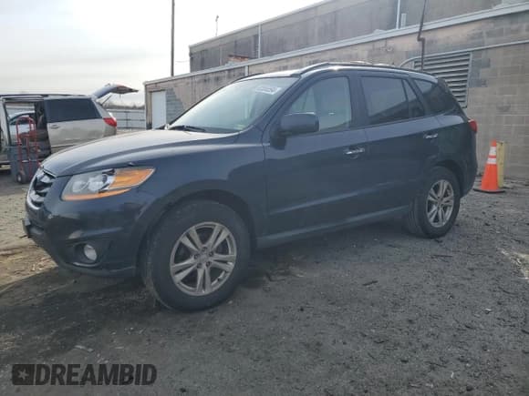 ✅ 2011 Hyundai Santa Fe Limited • VIN: 5XYZK4AG3BG025993 • Lot: 82556594. Listed on Copart with 146,163 mi. Free auction sales archive from the USA and detailed vehicle history report at DreamBid. Image 1.