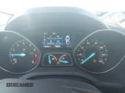 ✅ 2017 Ford Escape SE • VIN: 1FMCU9GDXHUC46133 • Lot: 43537875. Wystawiony na IAAI z przebiegiem 159 996 mil. Bezpłatny archiwum sprzedaży aukcyjnych z USA i szczegółowy raport historii pojazdu na DreamBid. Zdjęcie 7.