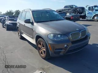 ✅ 2012 BMW X5 35d • VIN: 5UXZW0C58CL664206 • Lot: 43867099. Listed on IAAI with 174,720 mi. Free auction sales archive from the USA and detailed vehicle history report at DreamBid. Image 1.