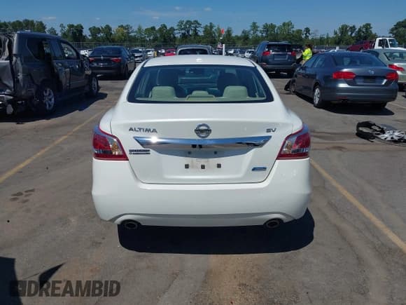 ✅ 2013 Nissan Altima SV • VIN: 1N4AL3AP0DN435818 • Lot: 43125991. Listed on IAAI with 196,551 mi. Free auction sales archive from the USA and detailed vehicle history report at DreamBid. Image 16.