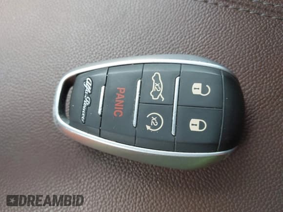 ✅ 2018 Alfa Romeo Stelvio Ti • VIN: ZASFAKBN7J7C08131 • Lot: 42633717. Wystawiony na IAAI z przebiegiem 71 509 mil. Bezpłatny archiwum sprzedaży aukcyjnych z USA i szczegółowy raport historii pojazdu na DreamBid. Zdjęcie 11.