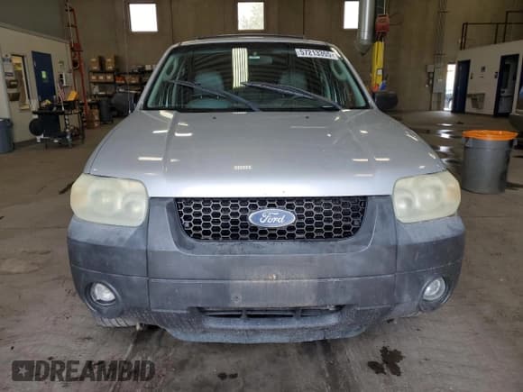 ✅ 2005 Ford Escape XLT • VIN: 1FMYU93155DA15668 • Lot: 57213355. Listed on Copart with 194,147 mi. Free auction sales archive from the USA and detailed vehicle history report at DreamBid. Image 5.