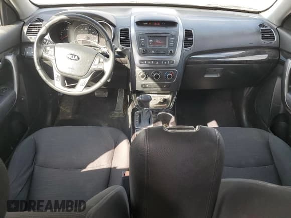 ✅ 2014 Kia Sorento LX • VIN: 5XYKT3A62EG529715 • Lot: 92513405. Listed on Copart with 141,117 mi. Free auction sales archive from the USA and detailed vehicle history report at DreamBid. Image 8.